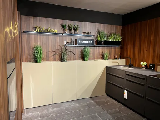 LEICHT Orlando Designküche Nussbaum